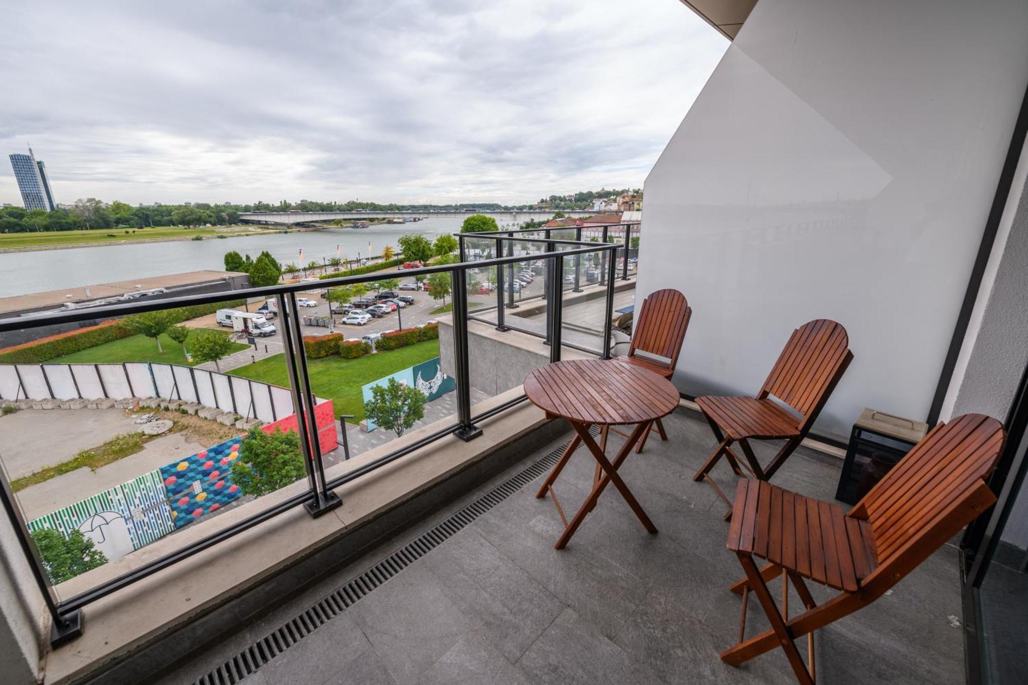 Waterfront Residences - Na Vodi Daire